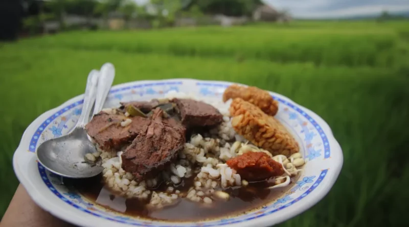 Kuliner Legendaris Kota Malang: Dari Bakso Hingga Rawon