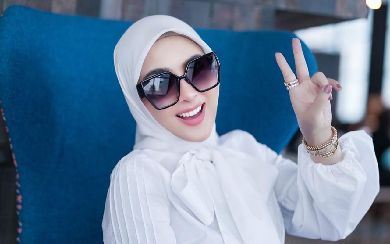 Penampilan Baru Syahrini Bikin Publik Terpukau