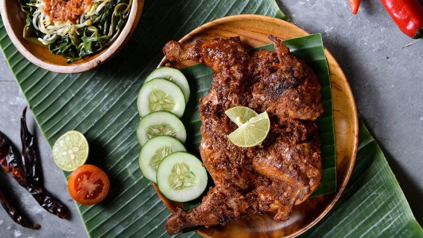 Hidangan Ayam Taliwang Kuliner Pedas Legendaris Dari Lombok