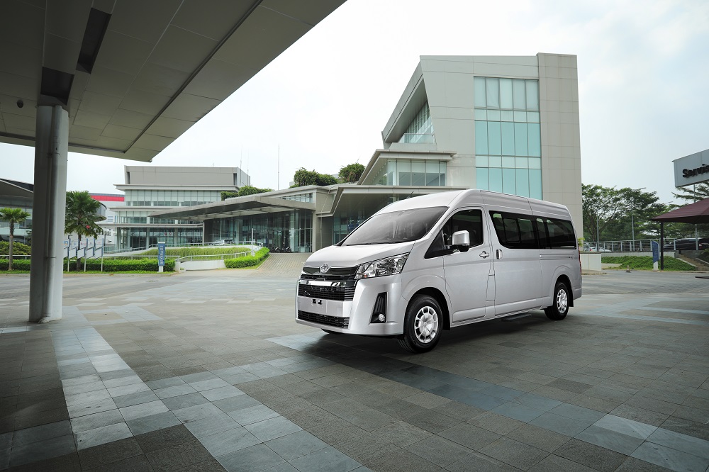 Toyota Hiace Mobil Travel Andalan Transportasi Nyaman Dan Andal