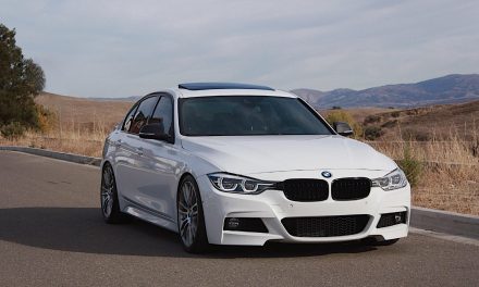 BMW F30 Keindahan Mobil Sedan Sport Dengan Nuansa Elegan