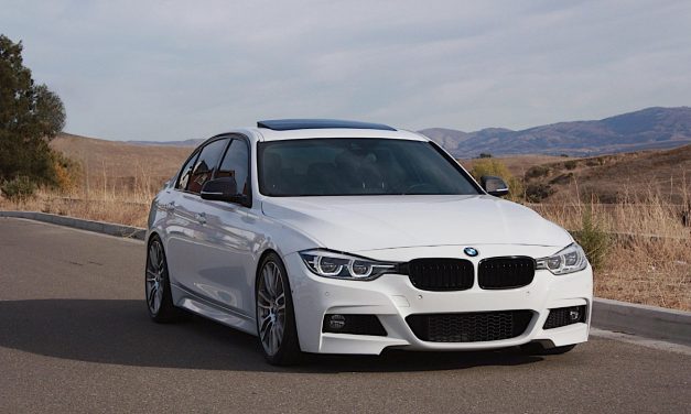 BMW F30 Keindahan Mobil Sedan Sport Dengan Nuansa Elegan
