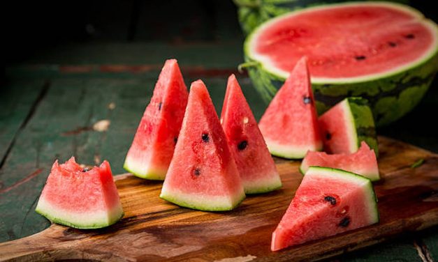 Buah Semangka Punya Manfaat Untuk Penderita Asam Urat