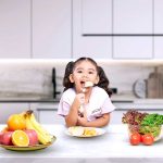 Memilih Makanan Bergizi Untuk Mendukung Pertumbuhan Anak