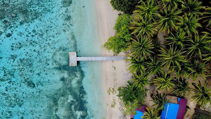 Keindahan Pantai Pompon Di Pulau Banggai, Sulawesi Tengah