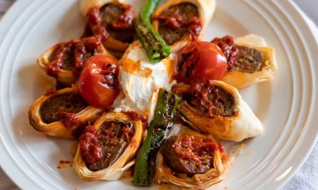 Beyti Kebab Sajian Daging Gurih Dengan Balutan Roti Lembut
