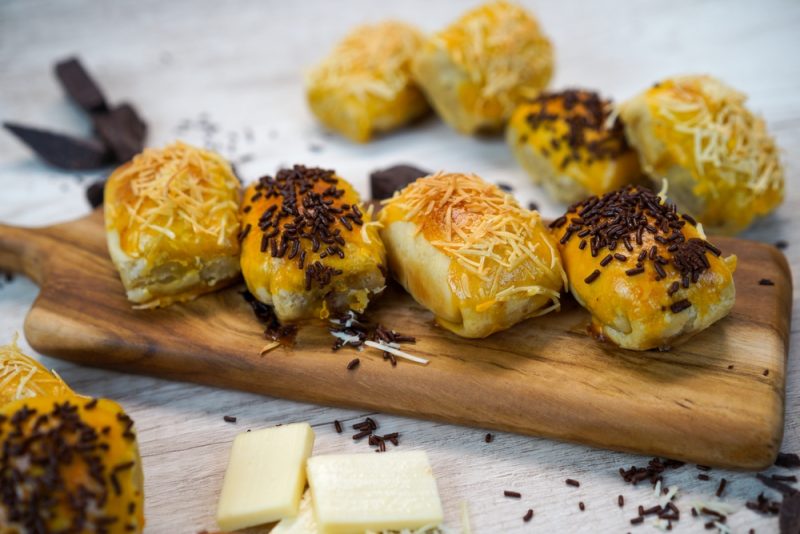 Kue Bolen