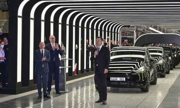 Pabrik Tesla Sebagai Pencetus Mobil Listrik Pertama