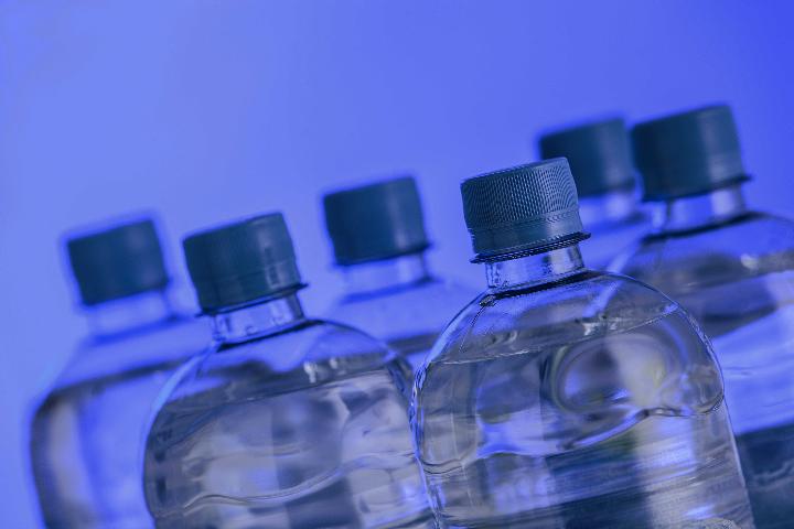 Bahaya Menggunakan Botol Plastik Bekas