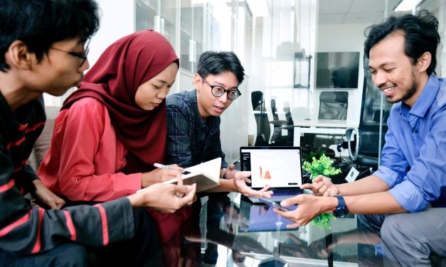Mengembangkan Skill Kepemimpinan Melalui Management Trainee