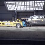Crumple Zone Melindungi Penumpang Saat Tabrakan Terjadi