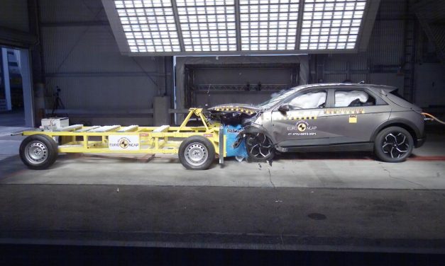 Crumple Zone Melindungi Penumpang Saat Tabrakan Terjadi