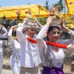 Tradisi Ngayah Sebagai Wujud Bakti Kepada Para Dewa